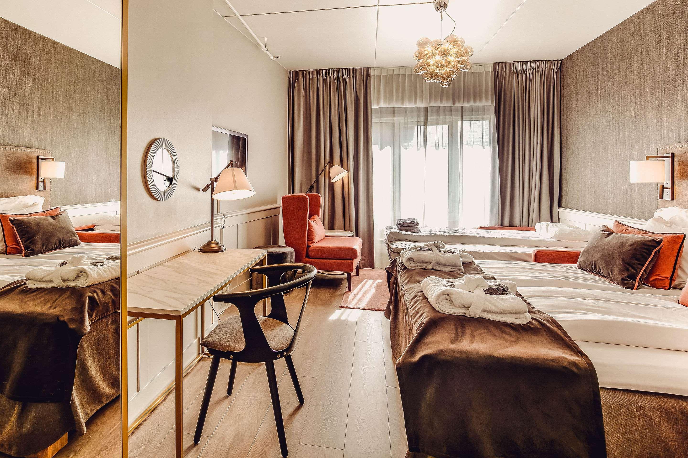 Home Hotel Grand Буде Екстер'єр фото